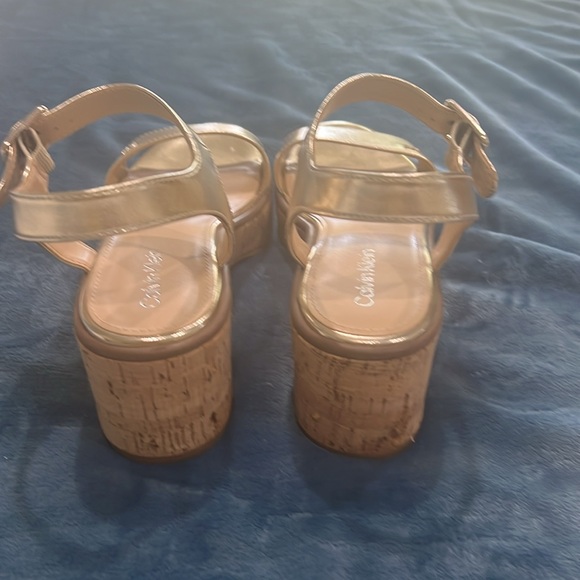 Gold Platform Sandals with Chunky Heel - Picture 4 of 4